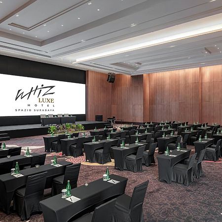 Whiz Luxe Hotel Spazio Surabaya Bagian luar foto